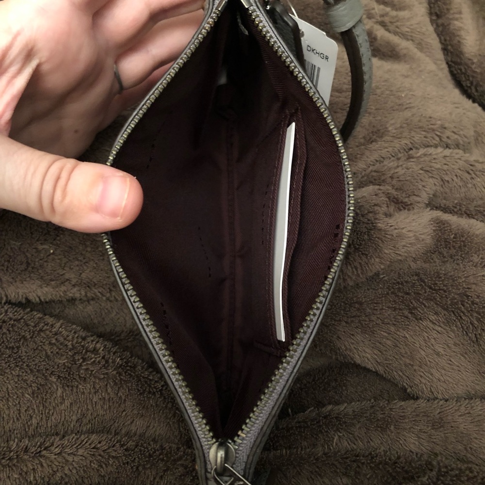 FLASH SALE!! NWT Coach RARE gorgeous rivets wristlet!! PRICE FIRM - Picture 4 of 4
